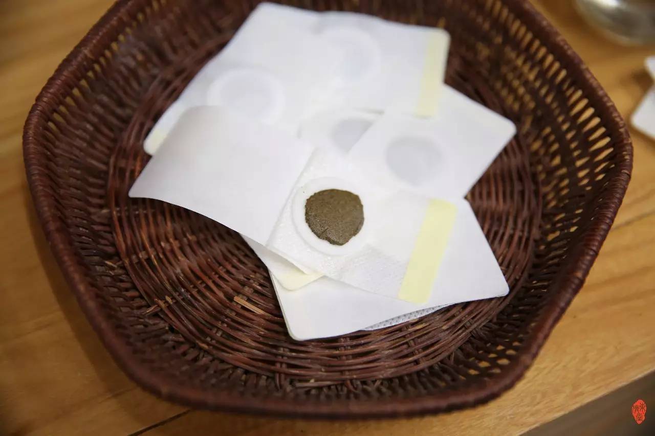 1、三伏貼怎么貼？多久貼一次？